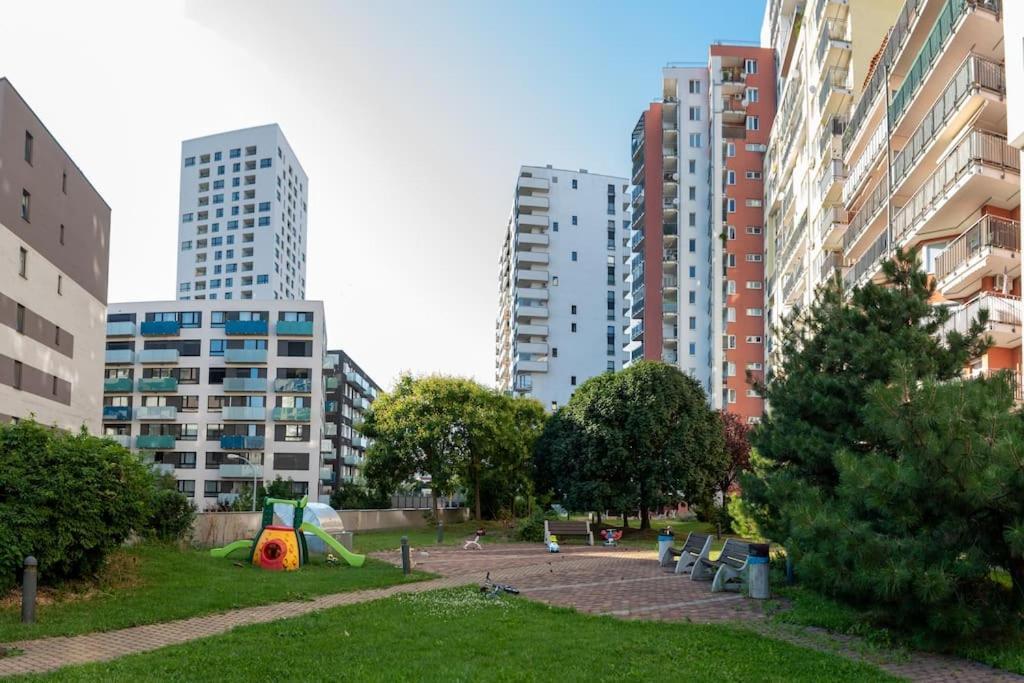 Grape Apartment Bratislava Exterior foto